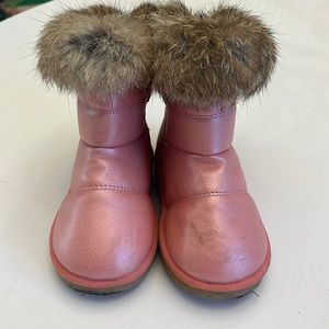 Comfy kids furry top pink boots.
